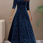Elegante maxi jurk met verfijnd patroon, vierkante halslijn en driekwart mouwen