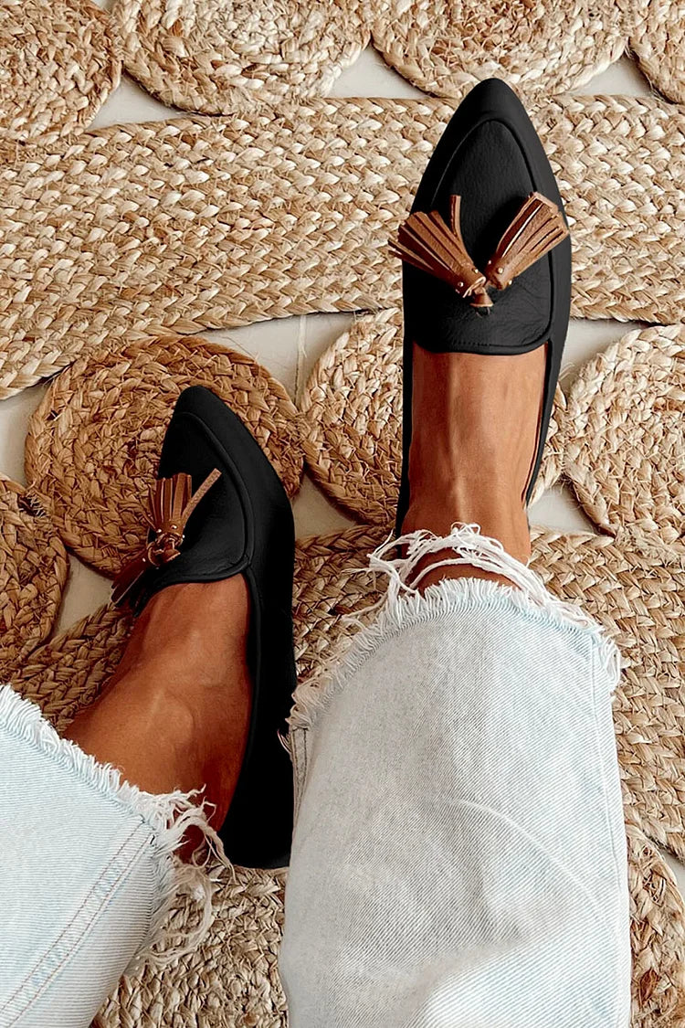 Moderne mocassins met franjes, gestructureerd ontwerp en elegante handgemaakte details