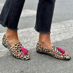 Dames mocassins met luipaardprint in zachte bruintinten, handgemaakt afgewerkt