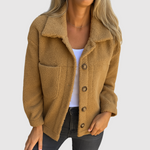 Warme teddy jas voor dames met grote voorzakken, kraag en knoopsluiting