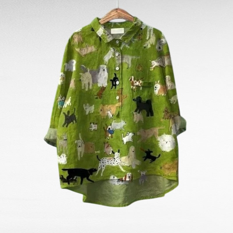 Dames zomerblouse met artistieke print van lichte stof met een mooie val