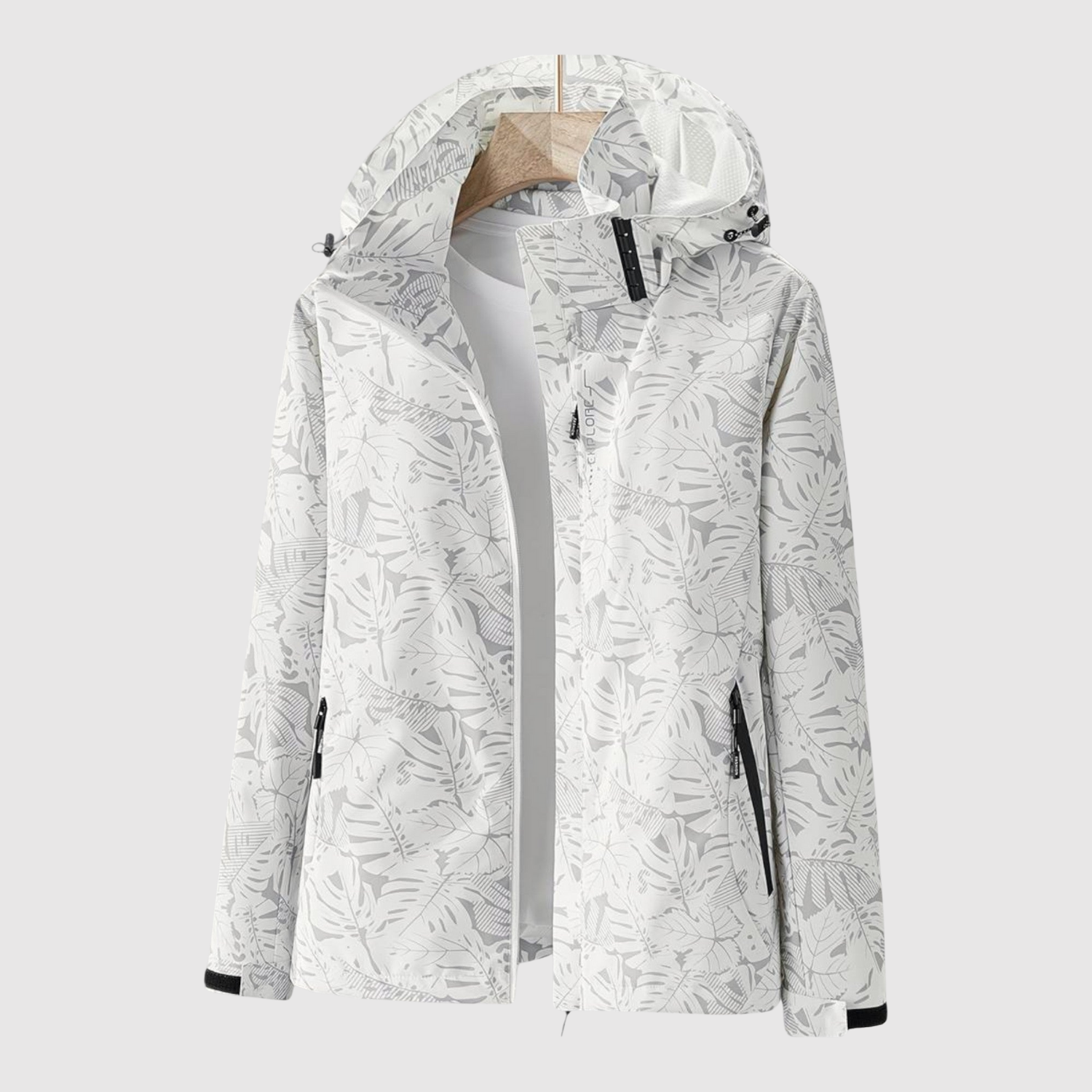 Lichte dames jas van gabardine met capuchon en diepe zakken voor dagelijks gebruik