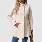 Elegante lange blazerjas voor dames met strak silhouet en zachte lichte stof