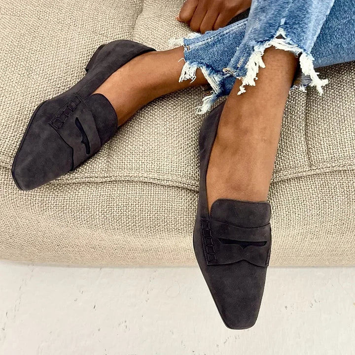 Chique dames mocassins in een elegante effen uitvoering met fijne handgemaakte details