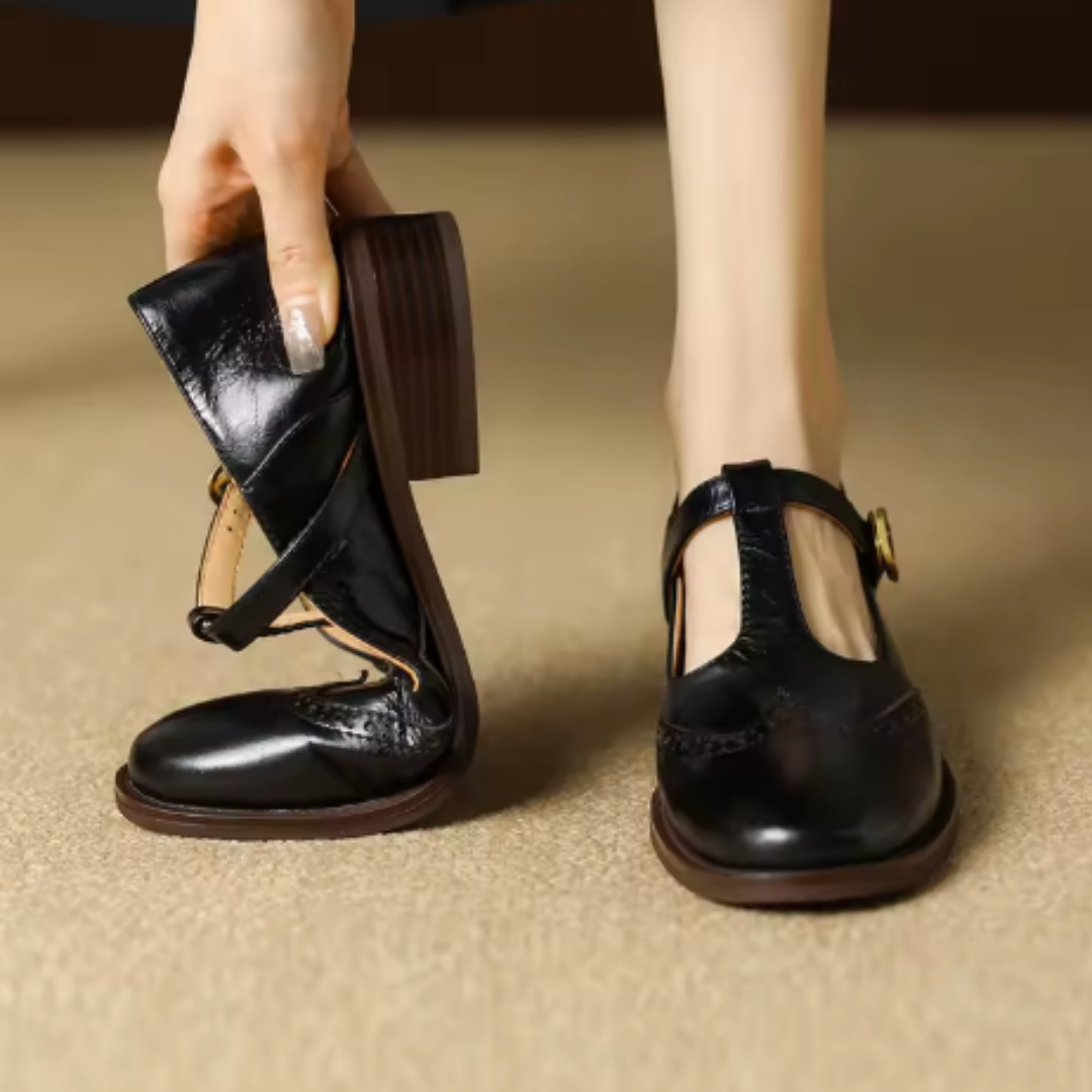 Zwarte leren Mary Jane schoenen met T-band, lage blokhak en antislip buitenzool