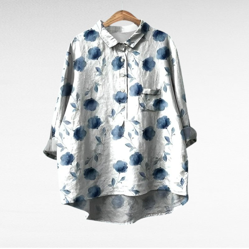 Lichte dames zomerblouse met lange mouwen en verfijnde artistieke print in ademende stof