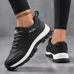 Nienke lichte trail-sneakers