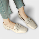 Orthopedische dames loafers van glad leer in een effen kleur met stevige antislipzool