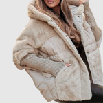 Kort pluizig teddy jasje met oversized pasvorm in zachte teddystof voor dames