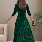 Elegante maxi jurk met verfijnd patroon, vierkante halslijn en driekwart mouwen