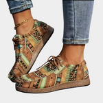 Comfortabele dames schoenen met boho-print in warme tinten en ontspannen pasvorm