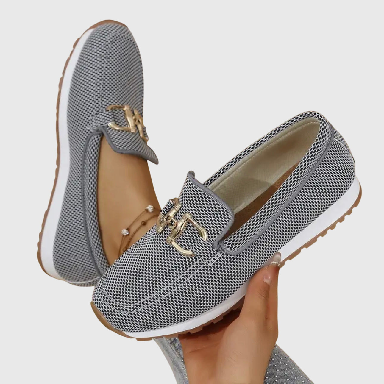 Orthopedische loafers voor dames met mesh bovenwerk, gouden bitdetail en antislipzool