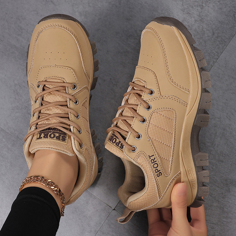 Nienke lichte trail-sneakers