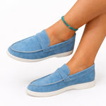 Casual dames mocassins in een effen neutrale kleur met zachte pasvorm en platte zool