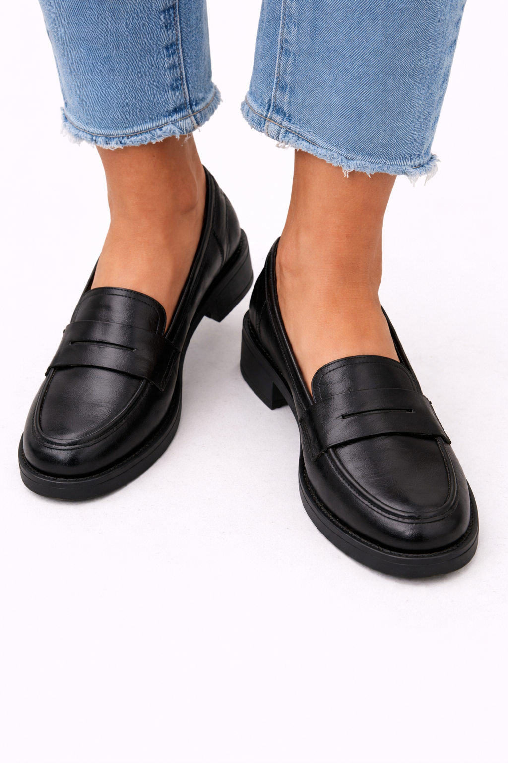 Elegante dames mocassins in een tijdloos model met effen kleur en verzorgde afwerking