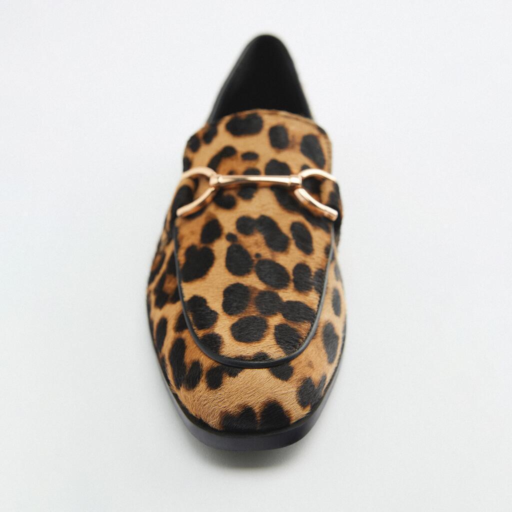Dames mocassins met gedurfde luipaardprint in bruin en zwart, handgemaakt