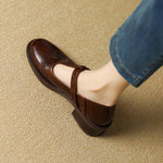 Bruine leren Mary Jane schoenen met T-band, lage blokhak en vintage stiksels