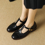 Bruine leren Mary Jane schoenen met T-band, lage blokhak en vintage stiksels