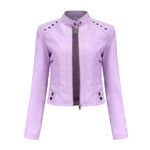 Kort dames jack van nepleer met zilverkleurige studs en diepe ritszakken