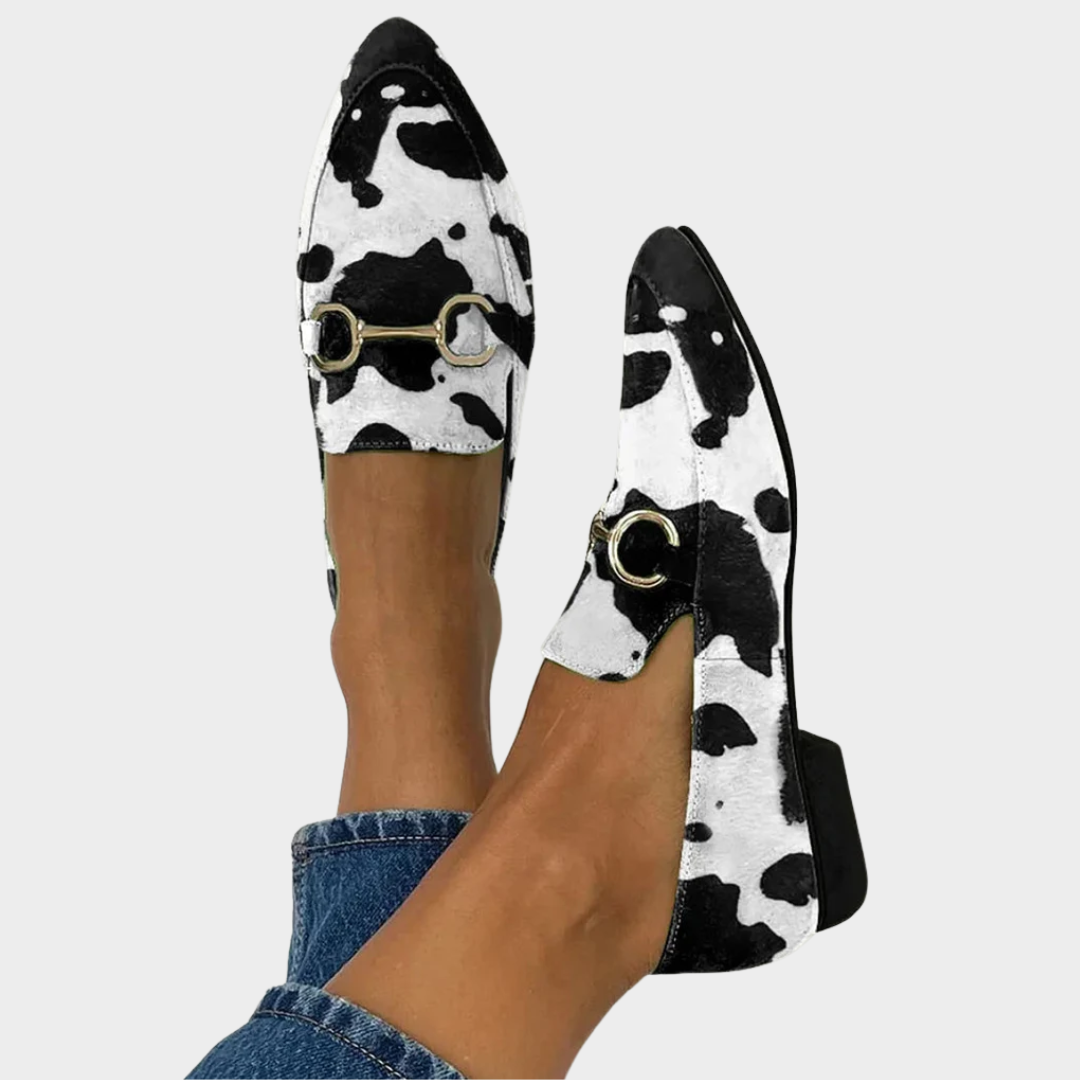 Elegante handgemaakte mocassins in effen uitvoering met verfijnde details en comfort