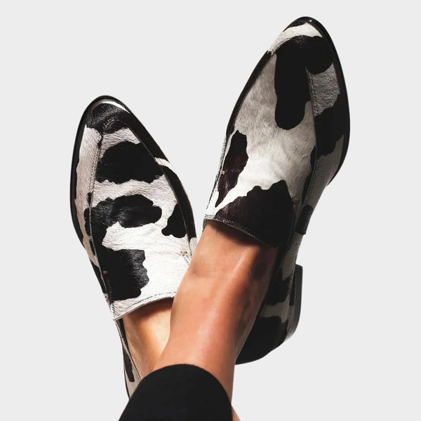 Stijlvolle dames mocassins met vachtprint in warme tinten, handgemaakt afgewerkt