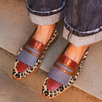 Elegante mocassins met luipaardprint, verfijnde details en handgemaakte afwerking
