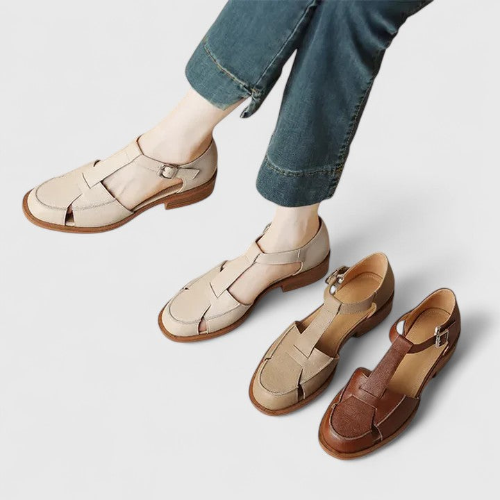 Daphne dames gevlochten t-band sandalen met gesloten neus