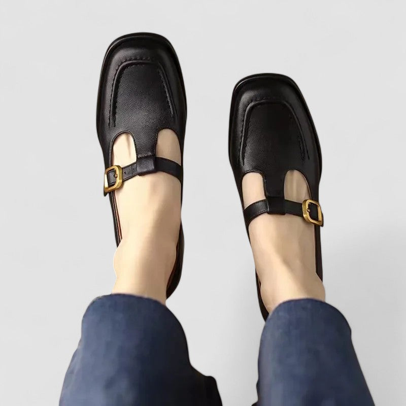 Willemijn dames platte t-band schoenen met vierkante neus