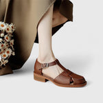 Daphne dames gevlochten t-band sandalen met gesloten neus