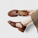 Daphne dames gevlochten t-band sandalen met gesloten neus