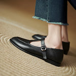 Retro dames schoenen met T-band, ronde neus en lage hak in effen afwerking