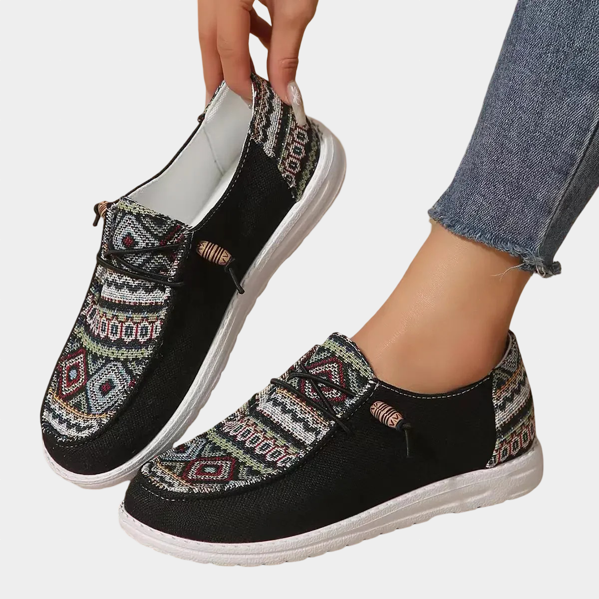 Lichte dames schoenen met kleurrijke bohemian print en zachte gedempte zool