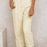 Tijdloze casual damesbroek met hoge taille, ruime pasvorm en diepe steekzakken
