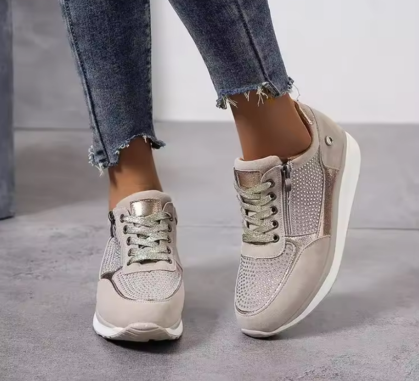 Comfortabele damessneakers met orthopedische zolen, veters en handige zijrits