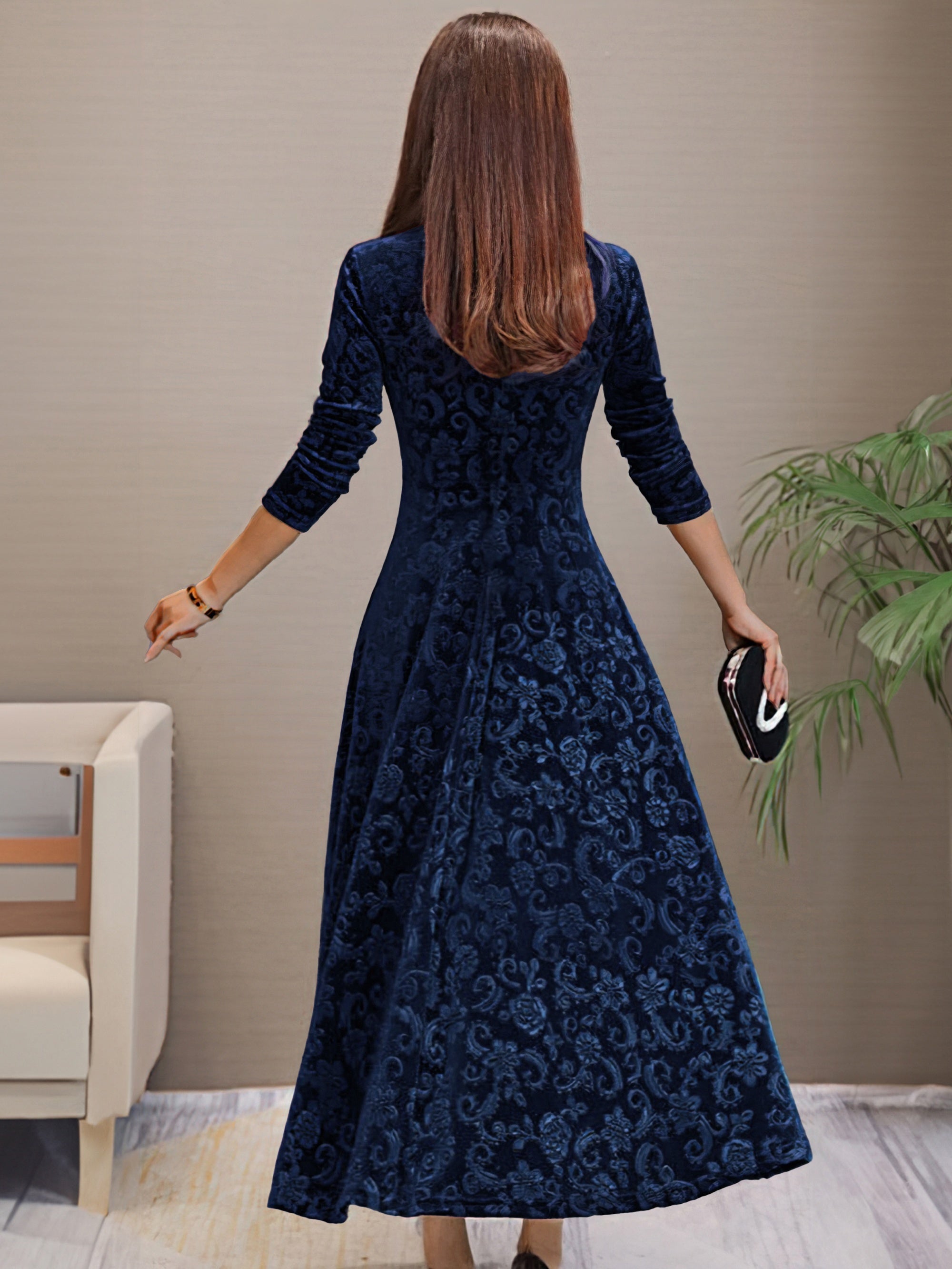 Elegante fluwelen feestjurk met V-hals, lange mouwen en fijn seizoenspatroon