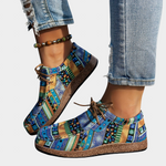 Comfortabele dames schoenen met boho-print in warme tinten en ontspannen pasvorm