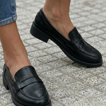 Elegante dames mocassins in een tijdloos model met effen kleur en verzorgde afwerking