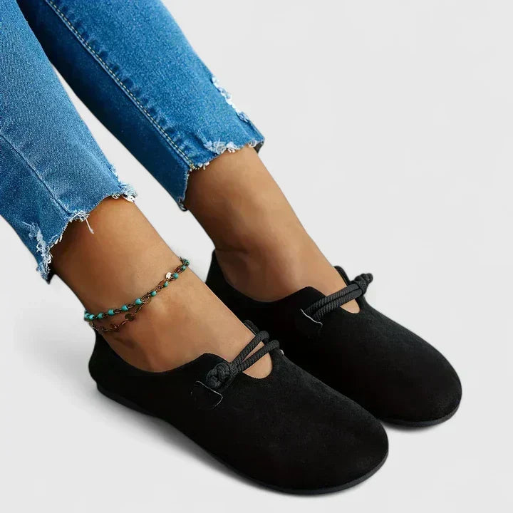 Comfortabele dames mocassins in een effen tint met fijn bandje over de wreef