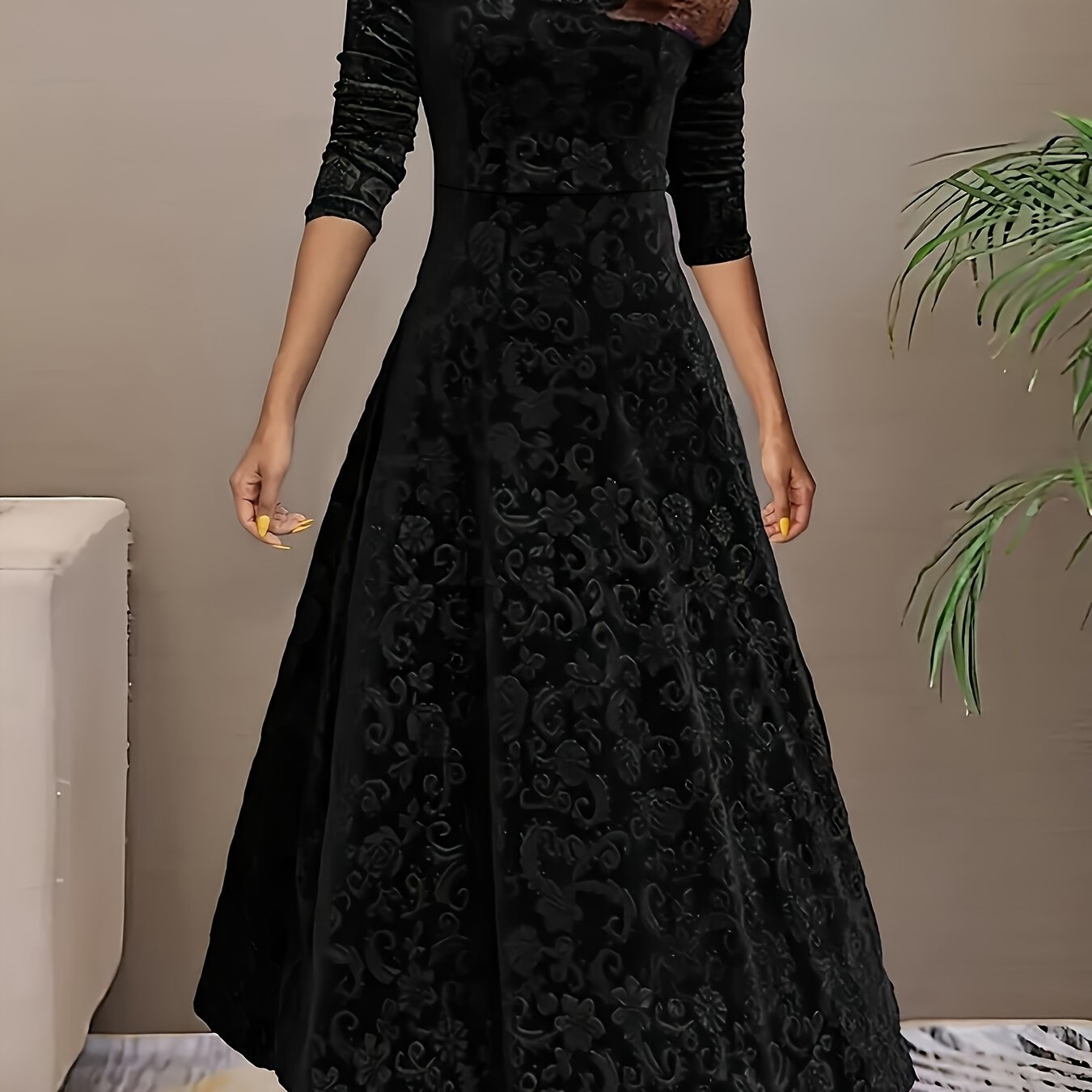 Elegante maxi jurk met verfijnd patroon, vierkante halslijn en driekwart mouwen