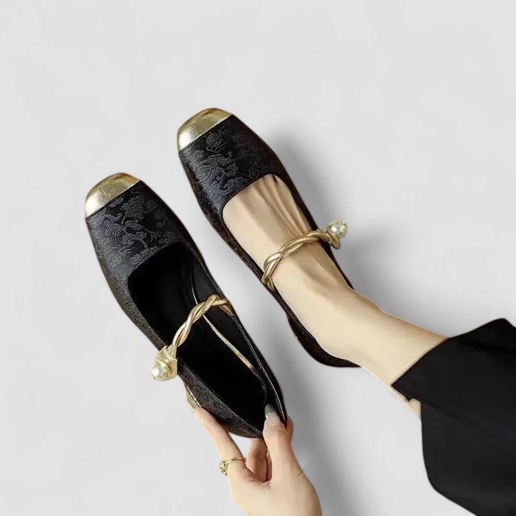 Pleun dames satijnen mary jane schoenen met sierhak