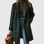 Lange mantel met donkergroene ruit en losse snit voor dames, ideaal voor herfst en winter
