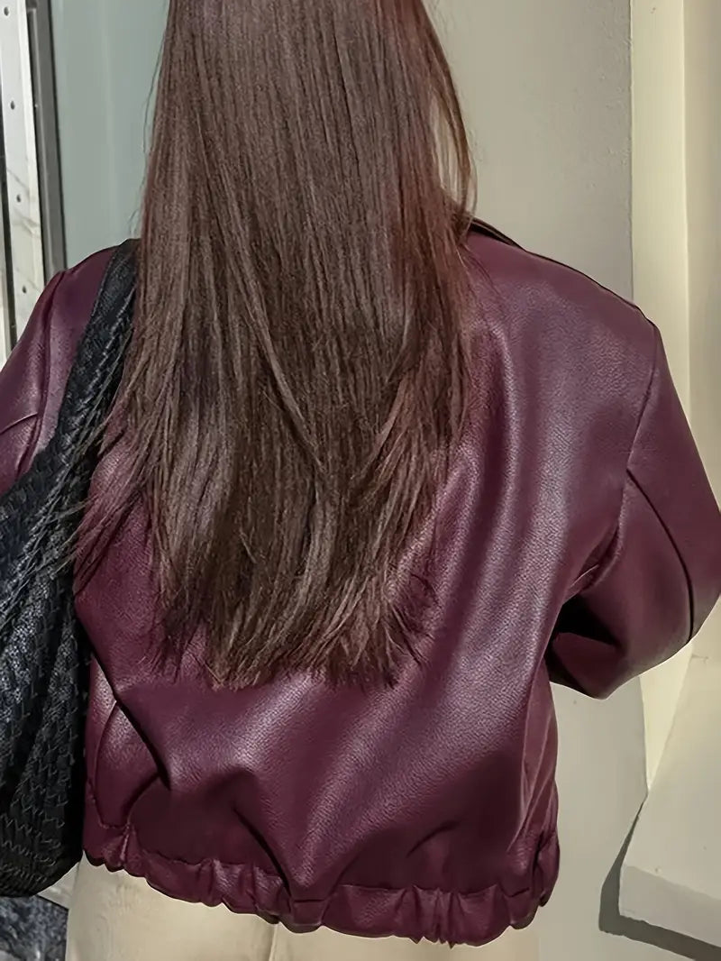 Oversized kort dames jack van nepleer met ruime schouderlijn