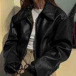 Oversized kort dames jack van nepleer met ruime schouderlijn